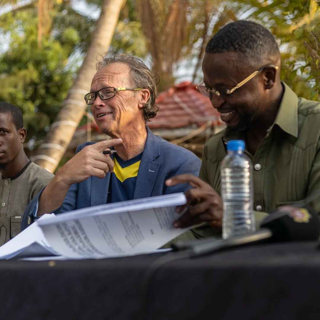 Des représentants de NEXTGEN Foundation et de SOAR Academy lors de la signature et de la présentation du partenariat.
